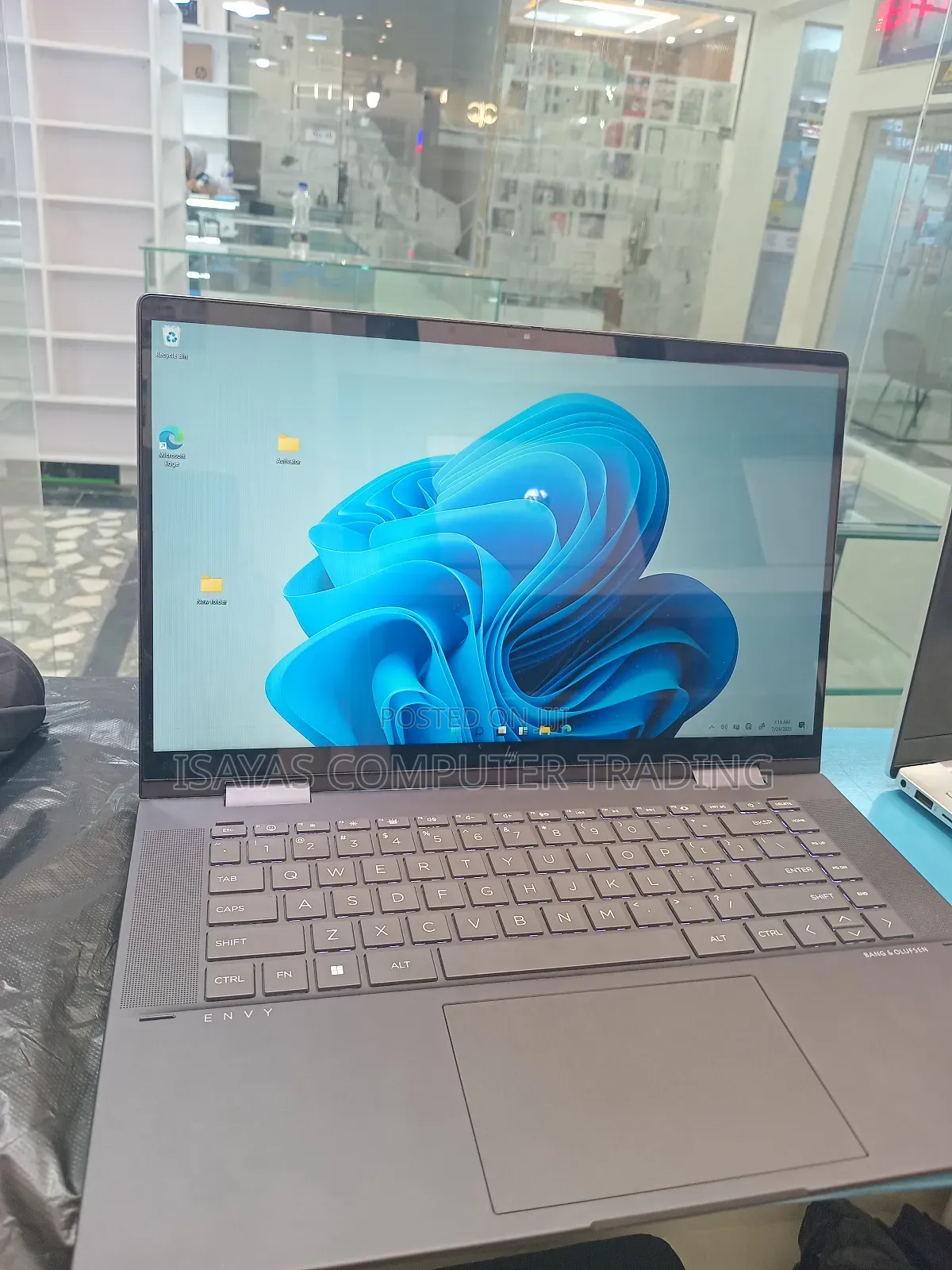 New Laptop HP Envy X360 8GB AMD Ryzen 5 SSD 512GB