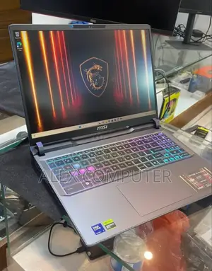 New Laptop MSI Vector 16 HX AI A2XWIG 16GB Intel Core Ultra 7 SSD 1T