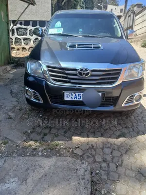 Photo - Toyota Hilux 2012 Blue