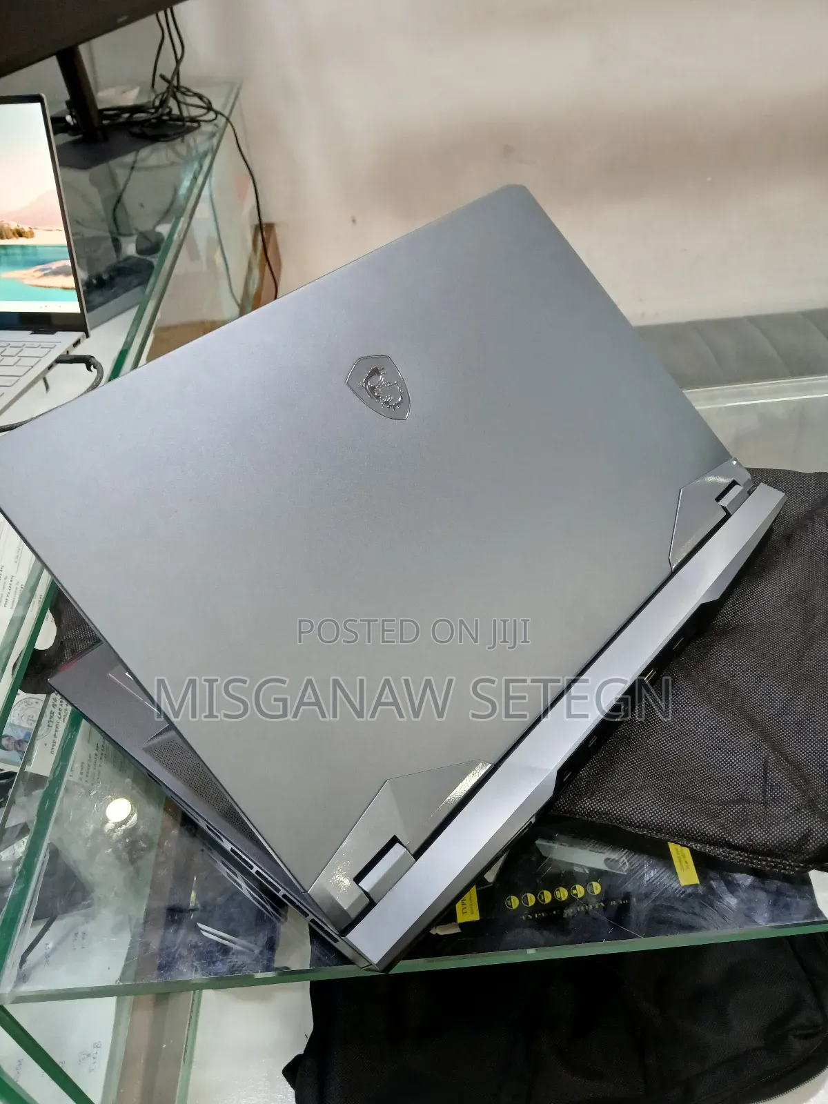 New Laptop MSI Raider GE76 12UGS 16GB Intel Core I9 SSD 1T