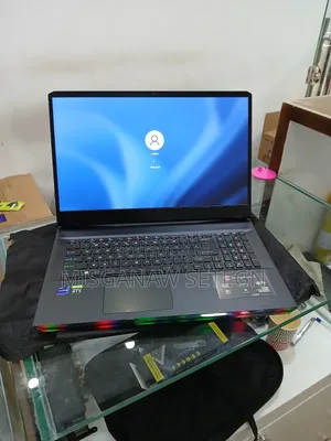New Laptop MSI Raider GE76 12UGS 16GB Intel Core I9 SSD 1T