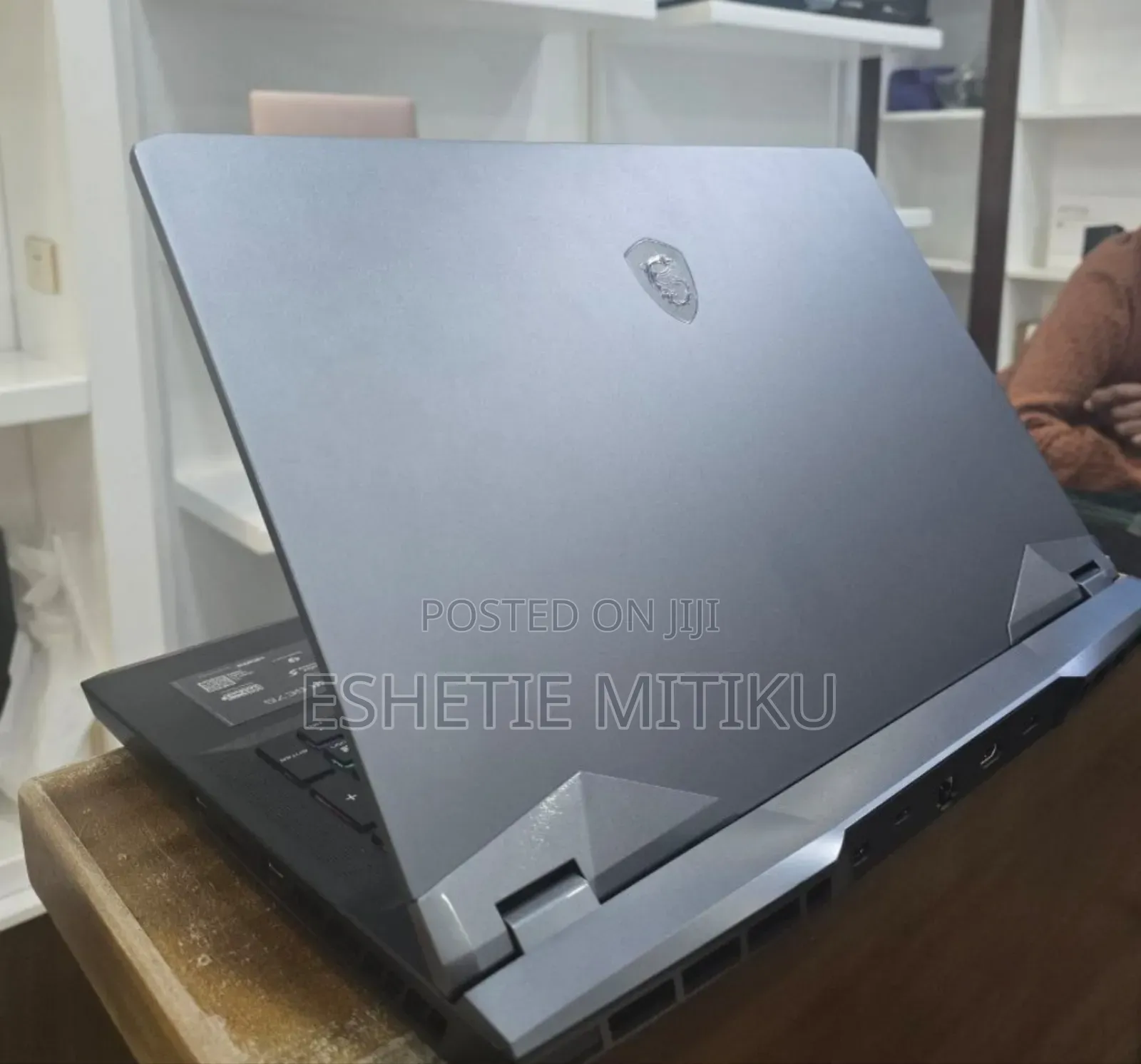 New Laptop MSI Raider GE76 12UGS 16GB Intel Core I9 SSD 1T