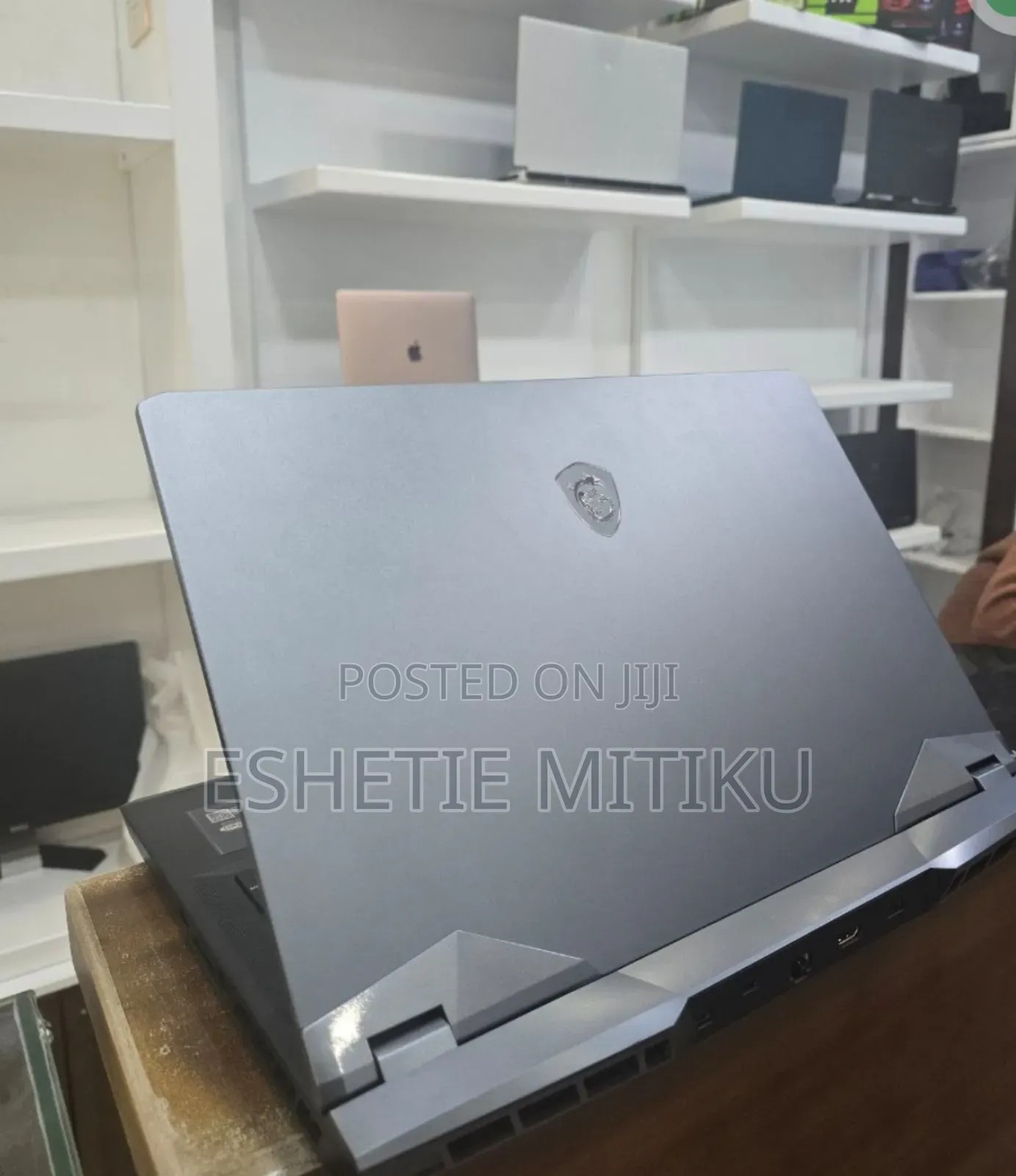 New Laptop MSI Raider GE76 12UGS 16GB Intel Core I9 SSD 1T