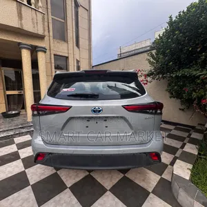 New Toyota Highlander Hybrid 2024 Green