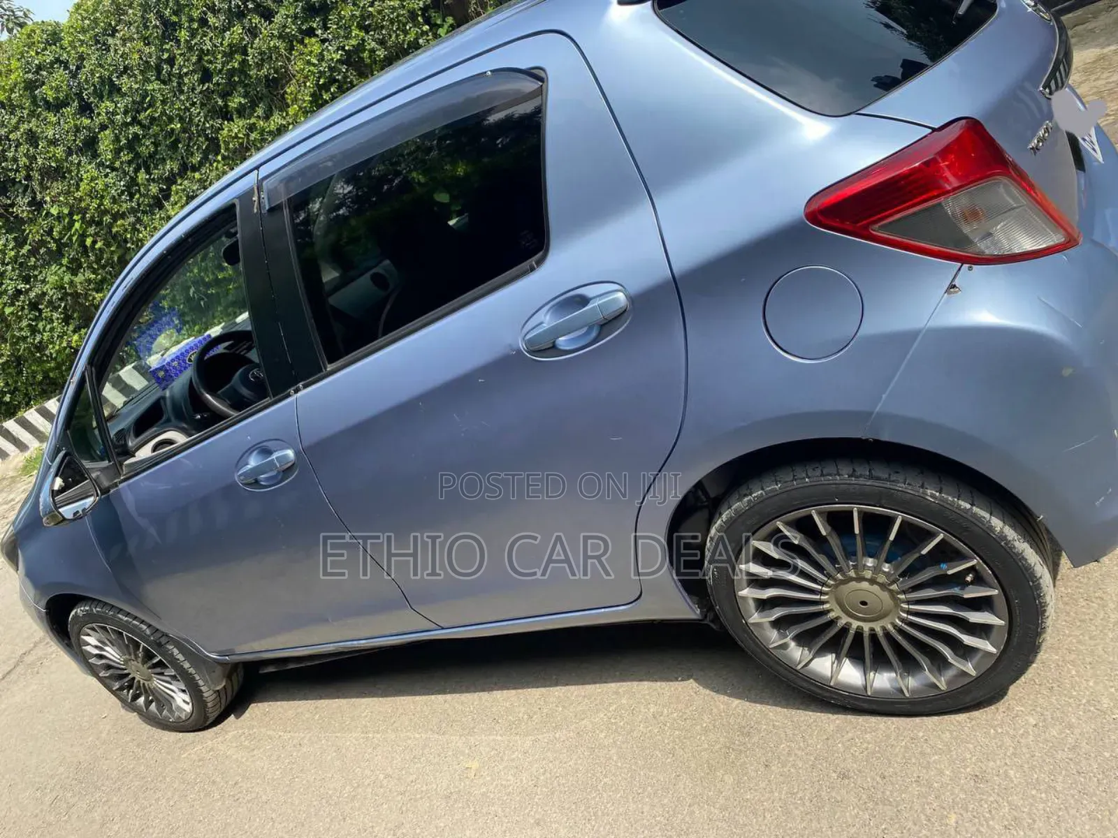 Toyota Yaris 2012 Blue
