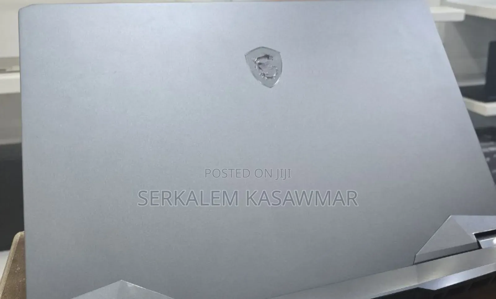 New Laptop MSI Raider GE76 12UGS 16GB Intel Core I9 SSD 1T