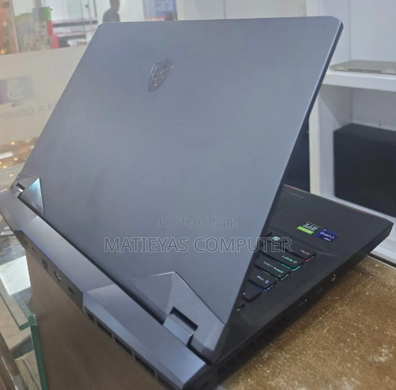 New Laptop MSI Raider GE76 12UGS 16GB Intel Core I9 SSD 1T