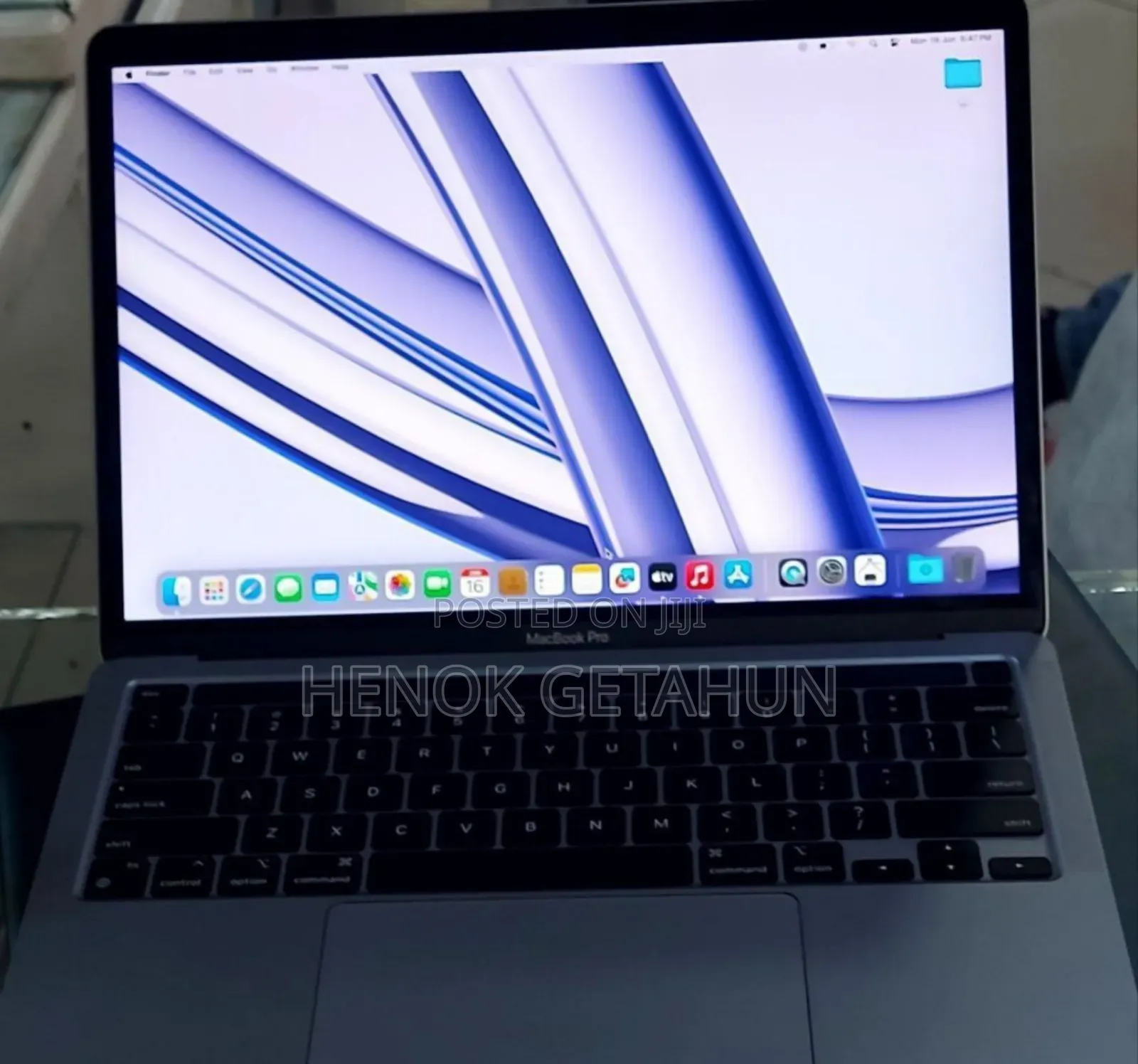 New Laptop Apple MacBook Pro 8GB Intel Core M2 SSD 256GB