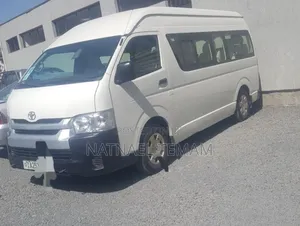 Photo - Toyota HiAce 2015 White