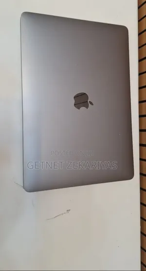 New Laptop Apple MacBook Pro 2020 8GB Intel Core I7 SSD 256GB