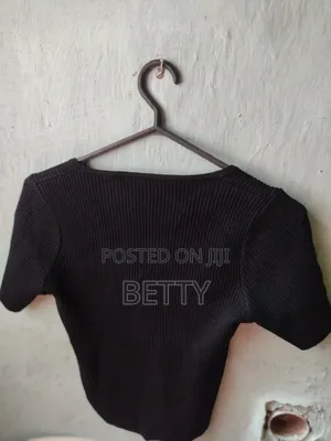 Seamless Black Fitted Top