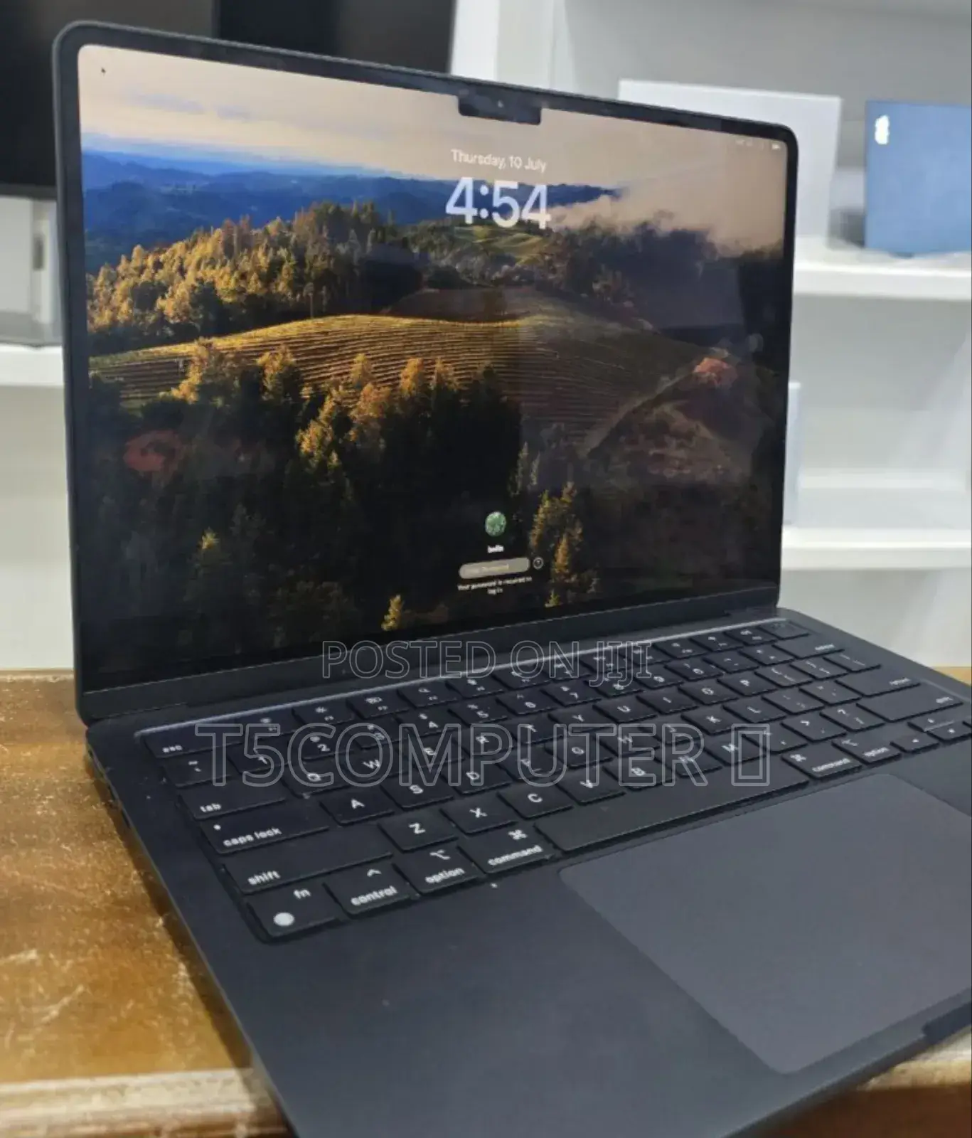 New Laptop Apple MacBook Air 2022 M2 8GB Apple M2 SSD 256GB