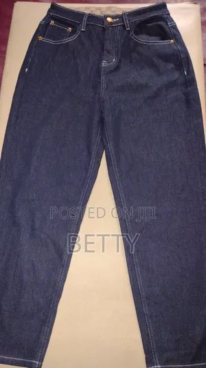 Photo - Womens Baggy Jeans