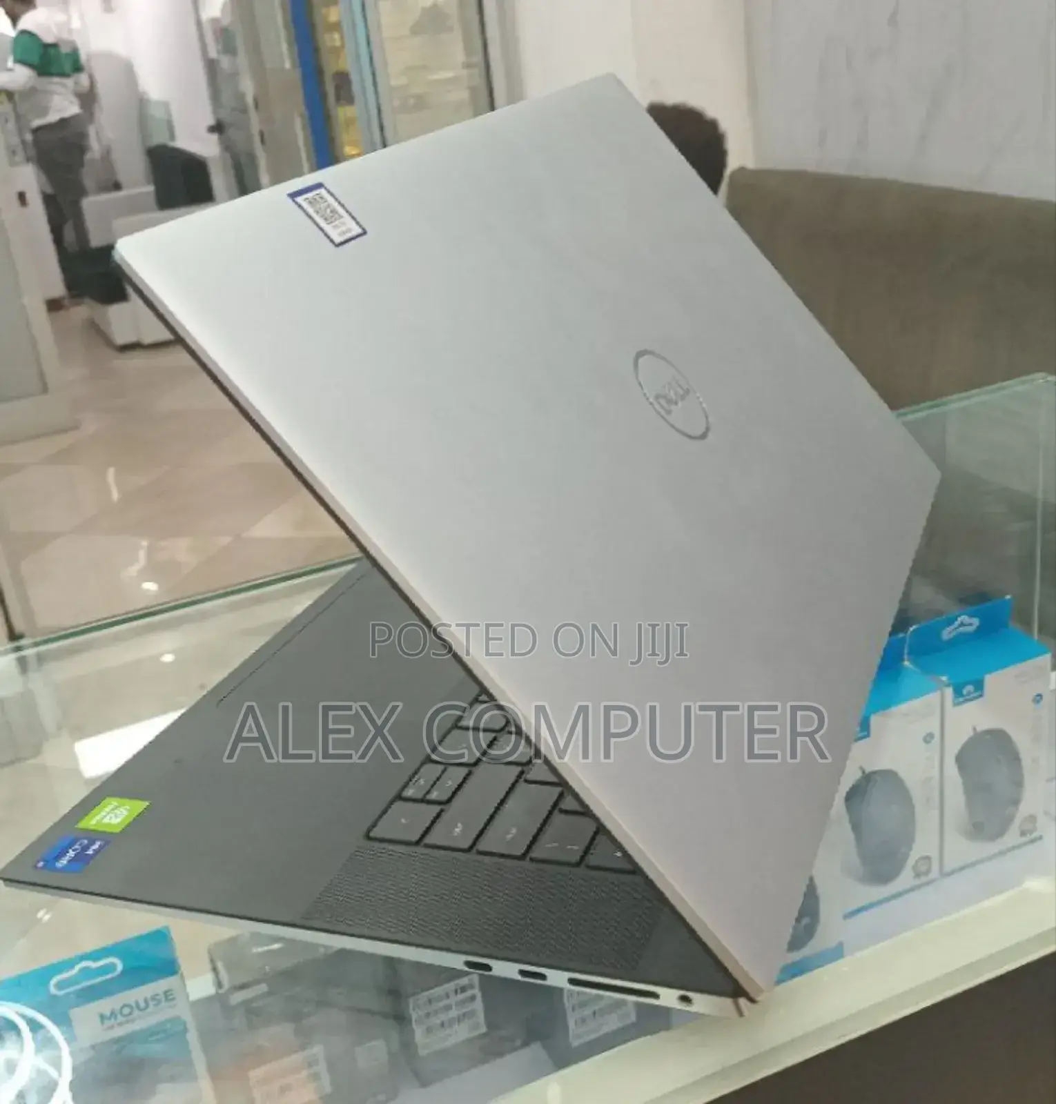 New Laptop Dell XPS 15 64GB Intel Core I9 SSD 4T