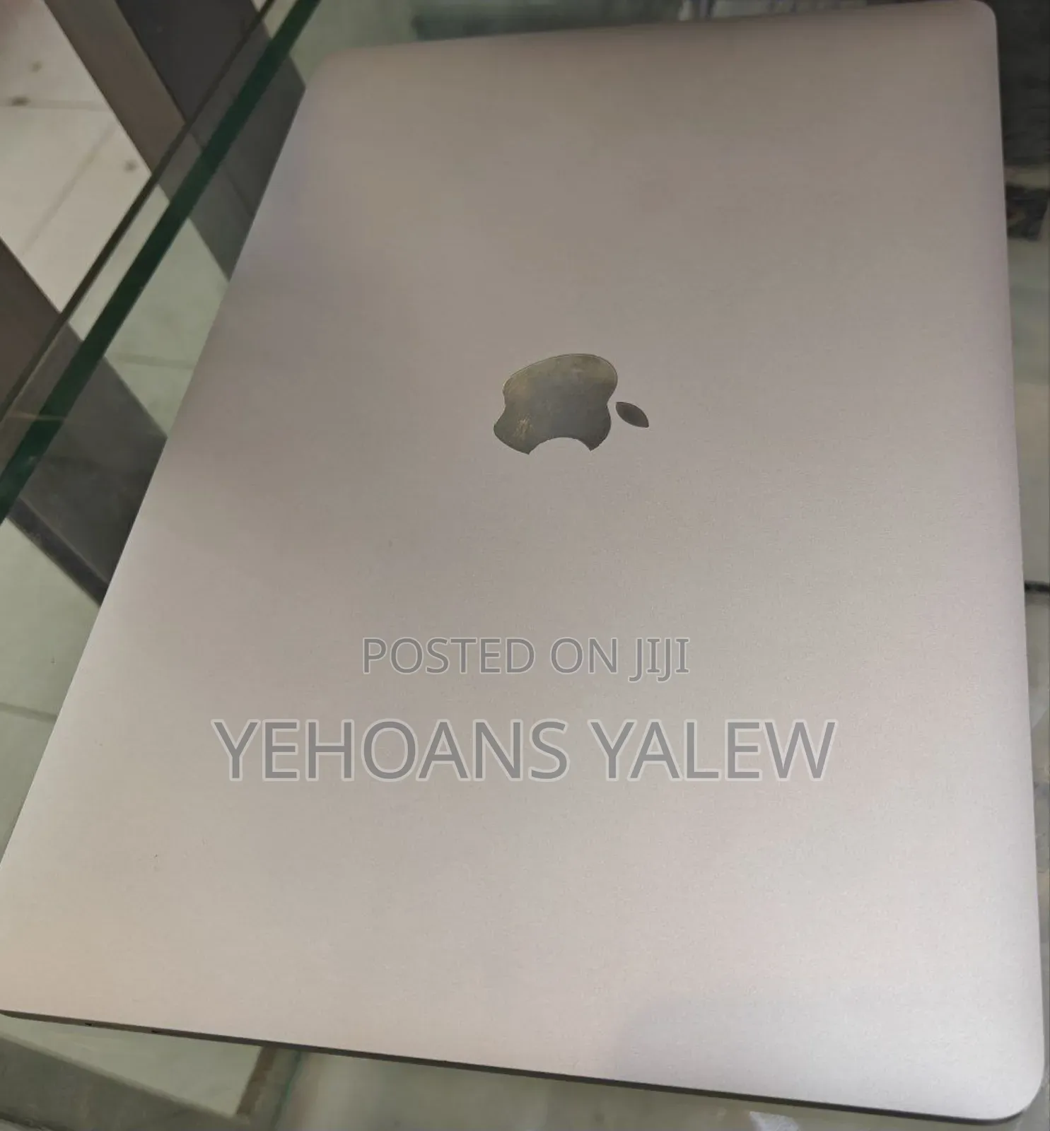 New Laptop Apple MacBook Pro 8GB Apple M1 SSD 256GB