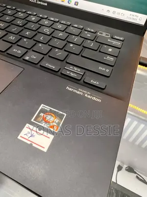 Photo - New Laptop Asus ZenBook 13 UX331UN 16GB AMD Ryzen 5 SSD 512GB