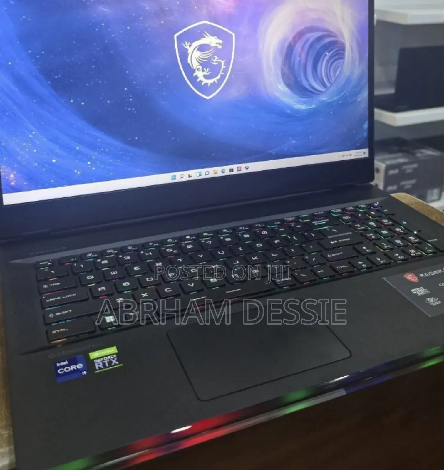New Laptop MSI Raider GE76 12UGS 16GB Intel Core I9 SSD 1T