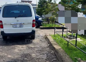 Toyota HiAce 2009 White