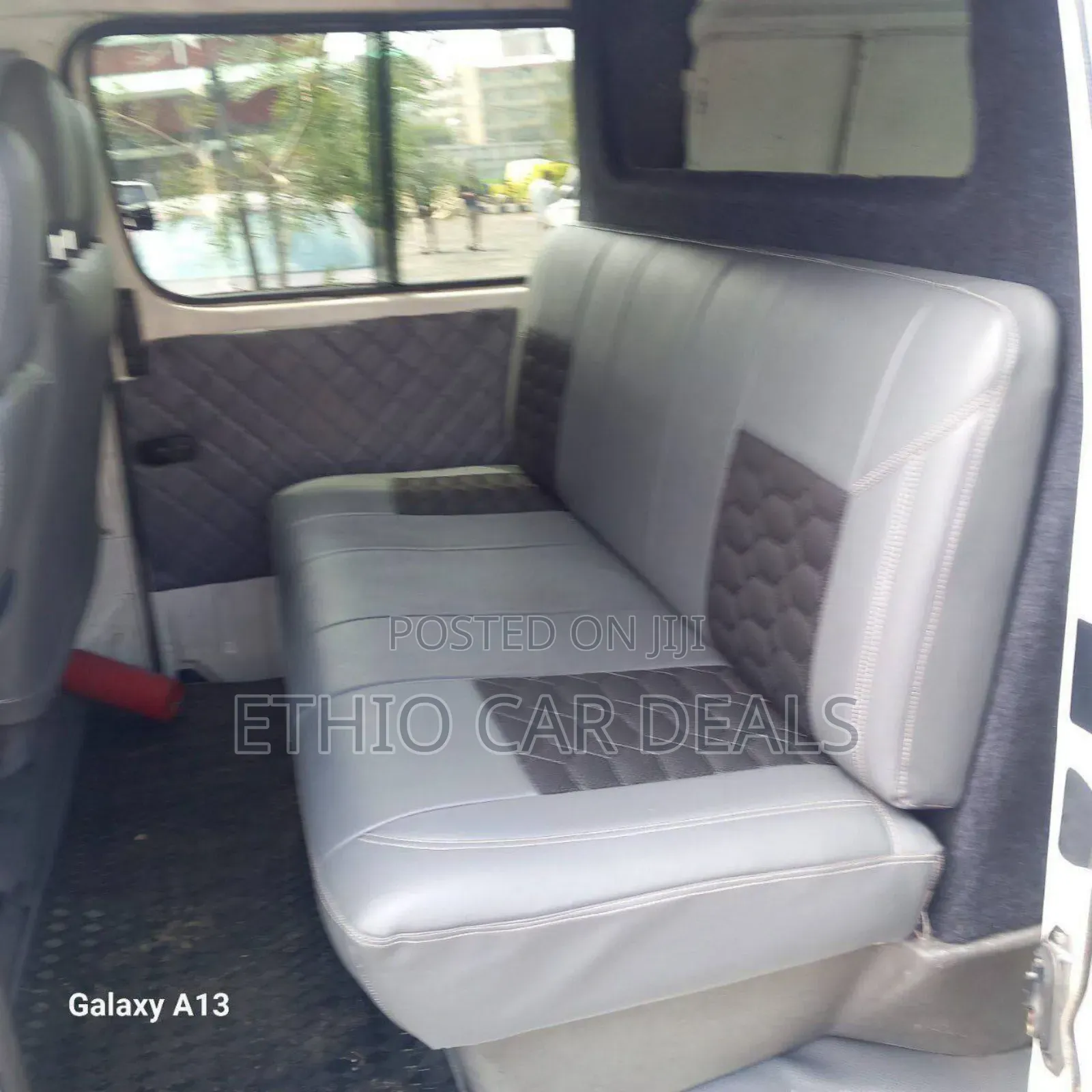 Toyota HiAce 2009 White