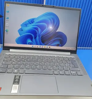 New Laptop Lenovo 16GB AMD Ryzen 7 SSD 1T