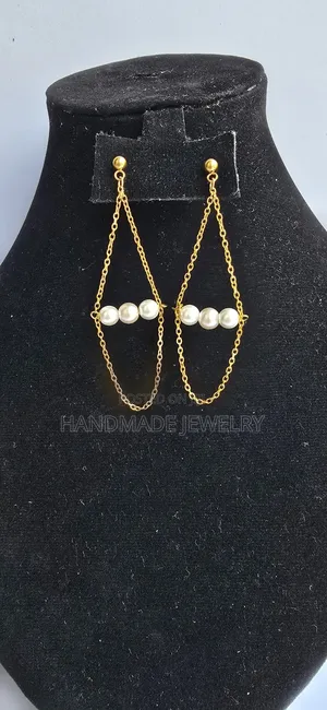 Photo - Chain Pearl Dangles