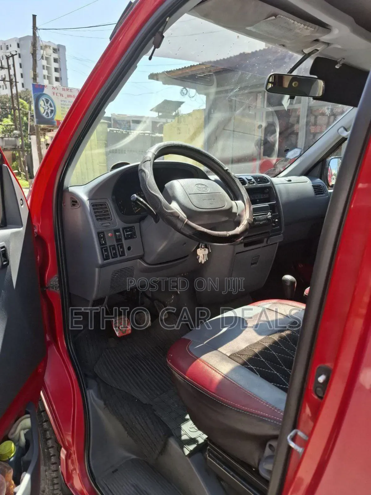 Toyota HiAce 2004 Red
