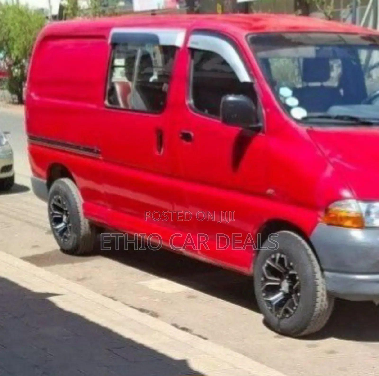 Toyota HiAce 2004 Red