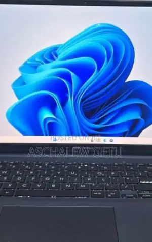 New Laptop Asus VivoBook 15 X505BA 4GB Intel Core I7 SSD 512GB