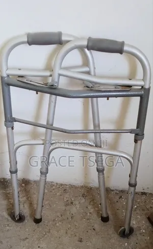 Photo - Aluminum Walker አራት እግር አሉሚኒየም መደገፊያና መራመጃ መጓዧ