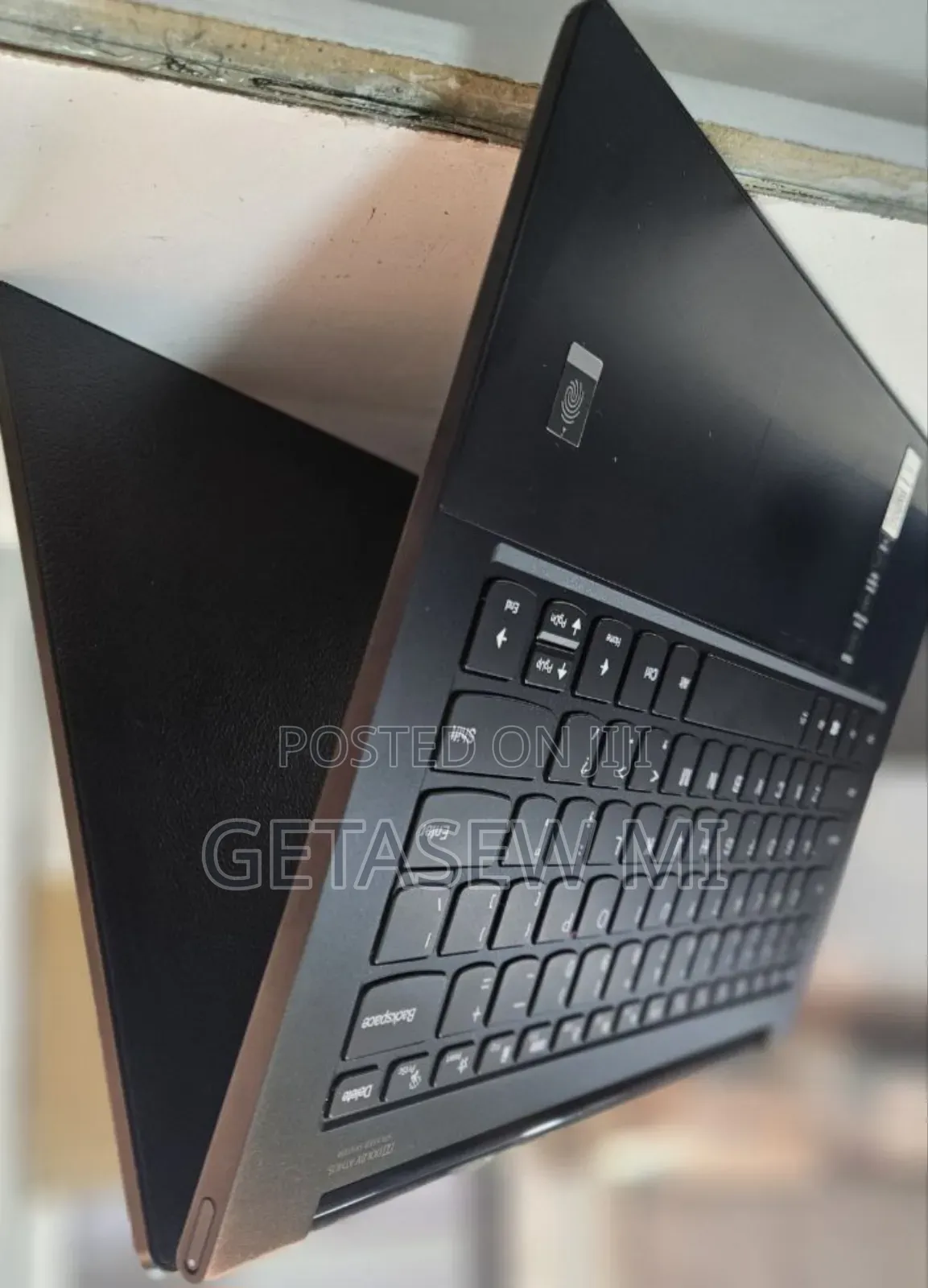 New Laptop Lenovo Yoga 9i 16GB Intel Core I7 SSD 512GB