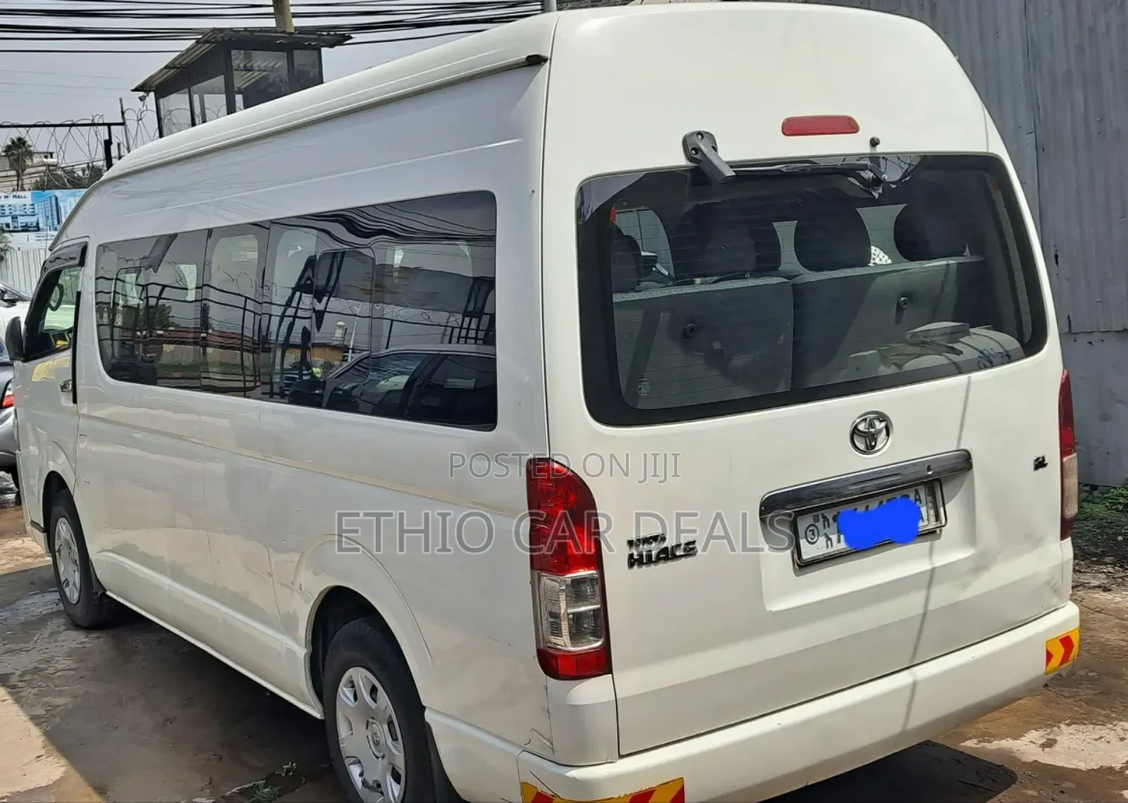 Toyota HiAce 2018 White