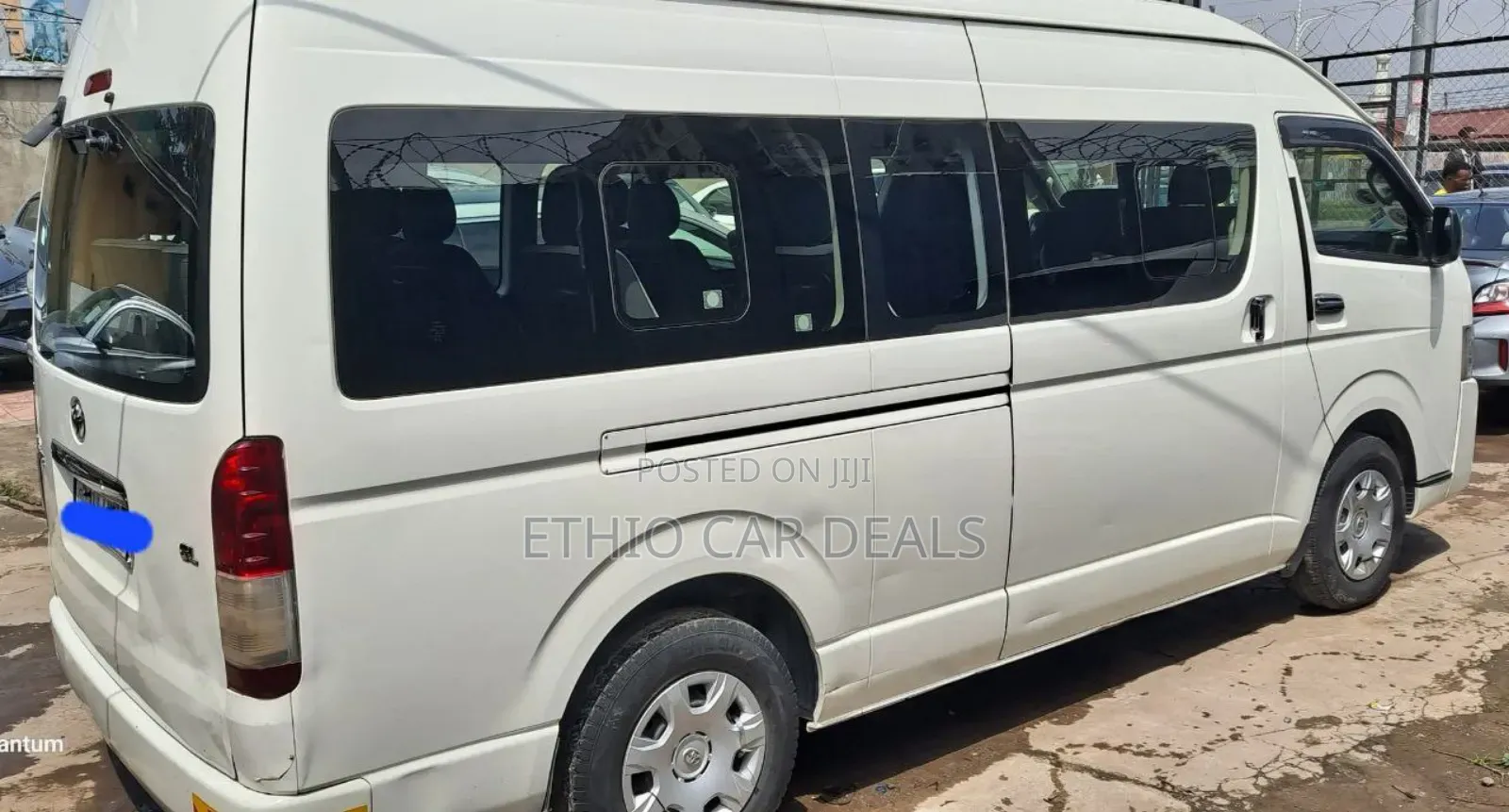 Toyota HiAce 2018 White