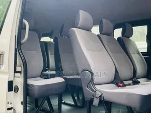 Toyota HiAce 2018 White