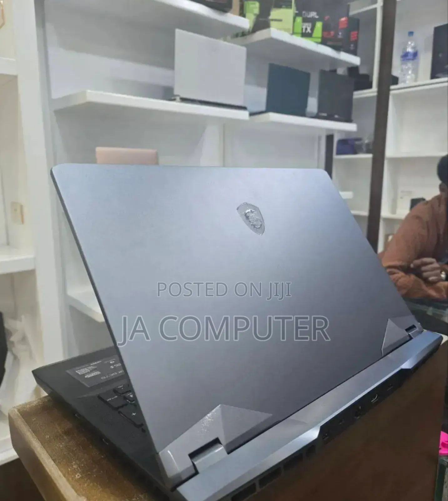 New Laptop MSI Raider GE76 12UGS 16GB Intel Core I9 SSD 1T