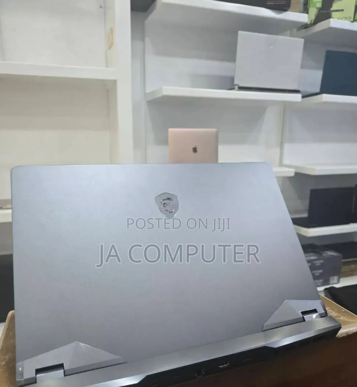 New Laptop MSI Raider GE76 12UGS 16GB Intel Core I9 SSD 1T
