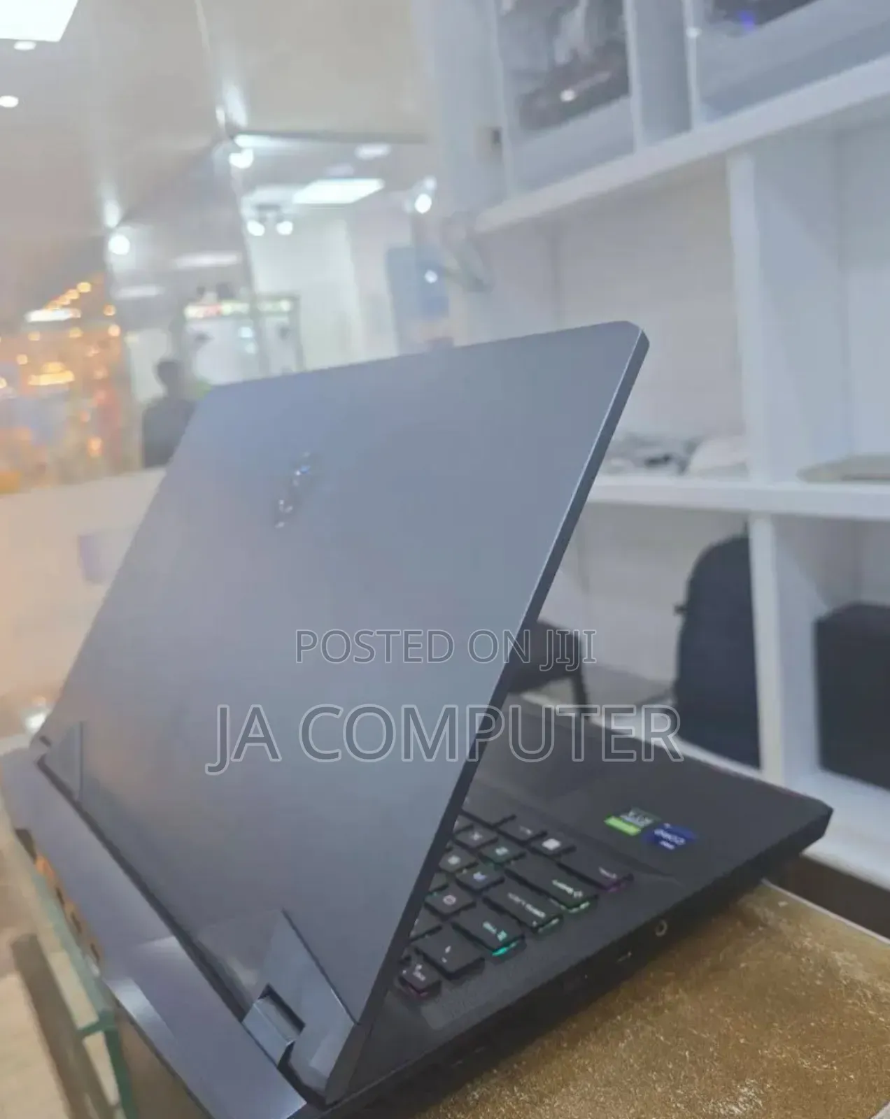 New Laptop MSI Raider GE76 12UGS 16GB Intel Core I9 SSD 1T