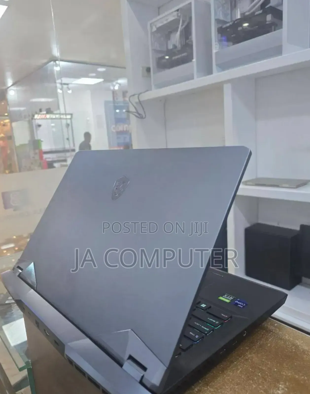 New Laptop MSI Raider GE76 12UGS 16GB Intel Core I9 SSD 1T