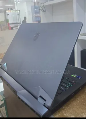New Laptop MSI Raider GE76 12UGS 16GB Intel Core I9 SSD 1T
