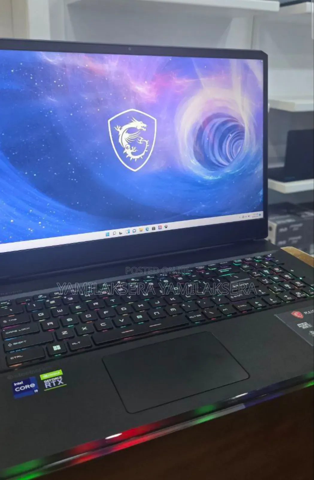 New Laptop MSI Raider GE76 12UGS 16GB Intel Core I9 SSD 1T