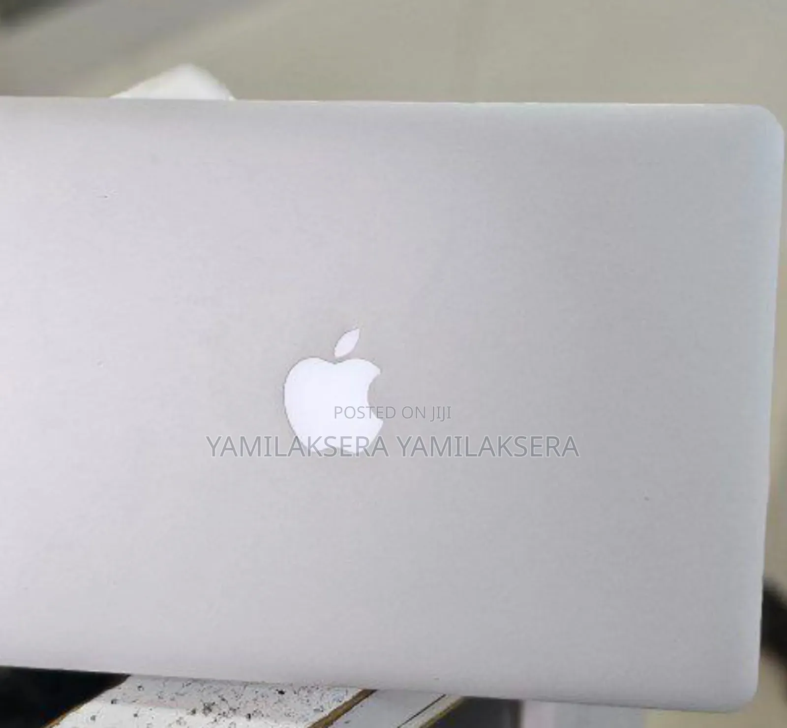 New Laptop Apple MacBook Pro 2015 8GB Intel Core I5 SSD 256GB