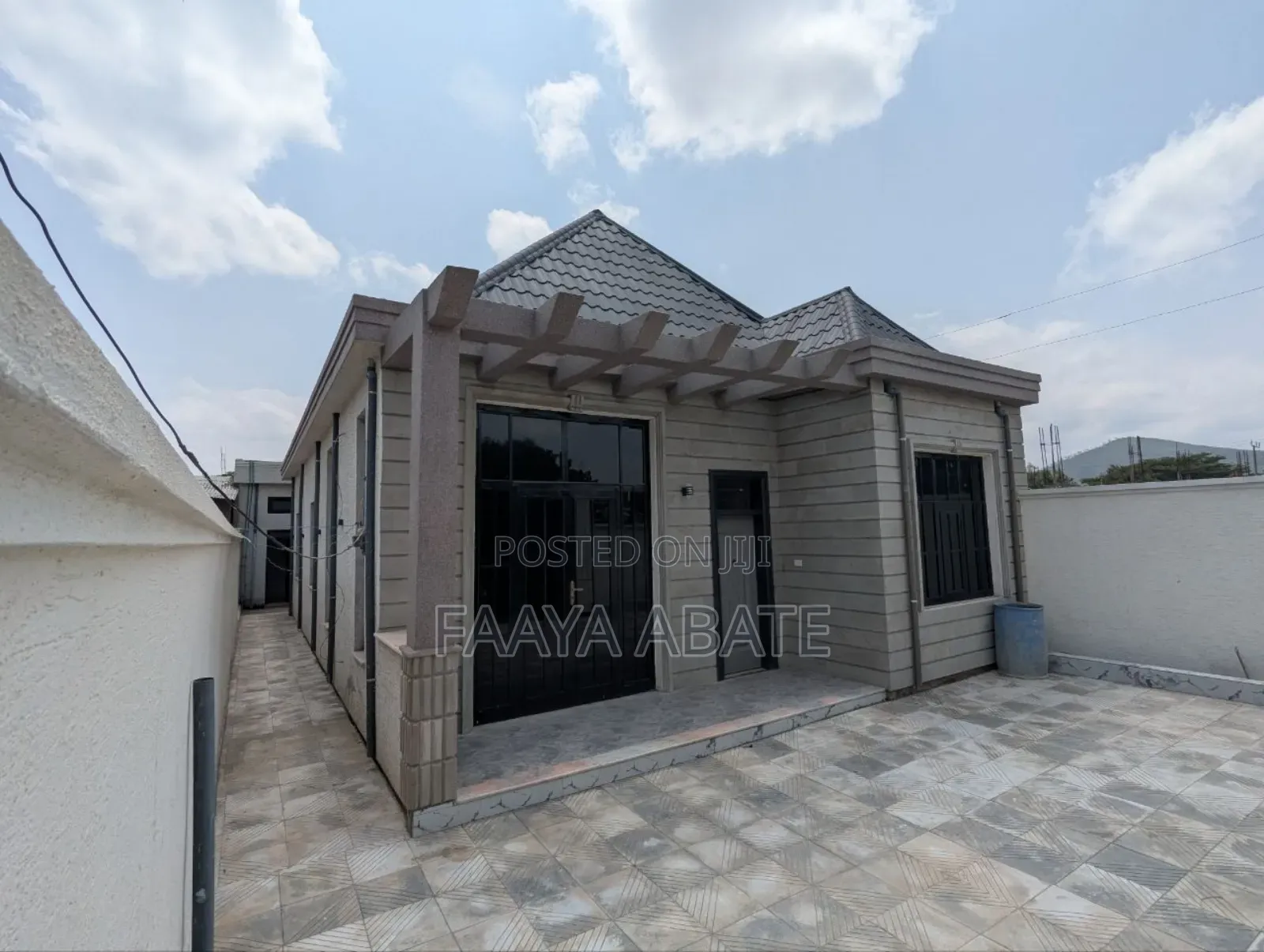 6bdrm Villa in East Shewa for sale