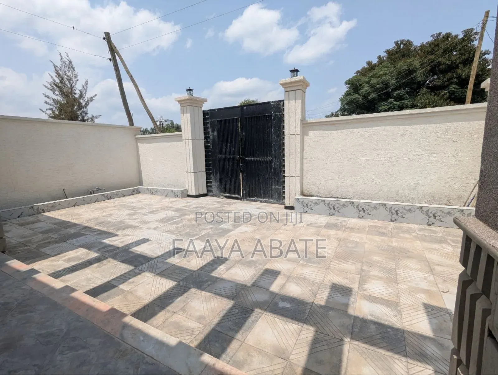 6bdrm Villa in East Shewa for sale