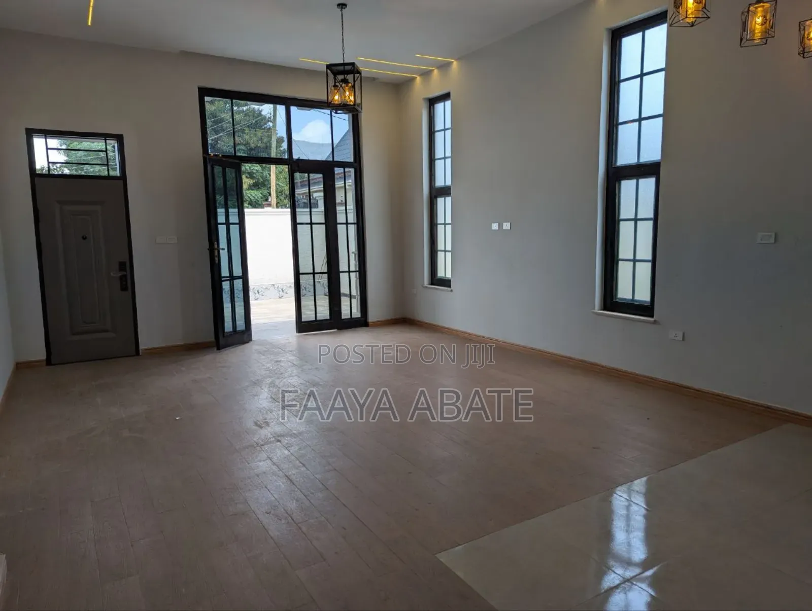 6bdrm Villa in East Shewa for sale