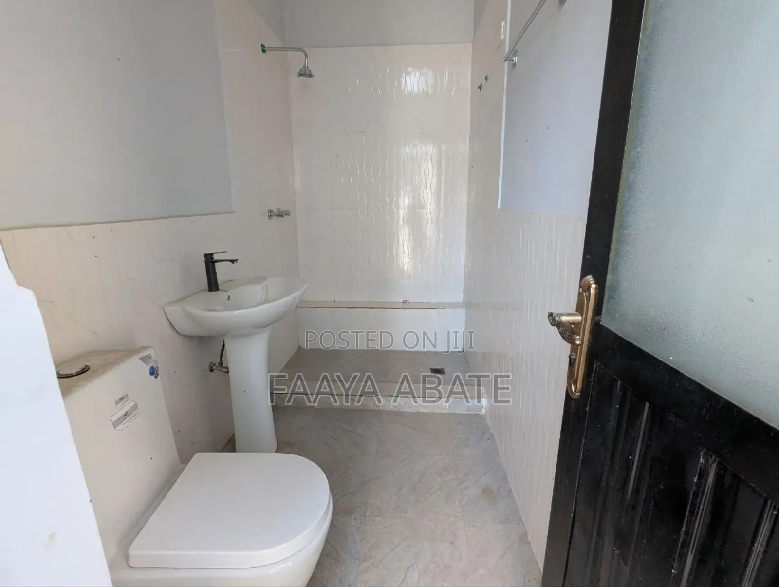 6bdrm Villa in East Shewa for sale