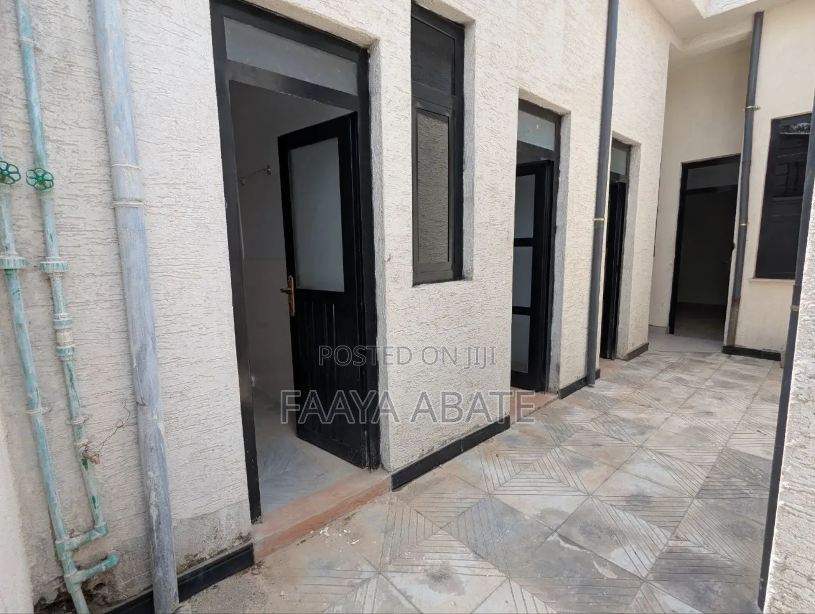 6bdrm Villa in East Shewa for sale