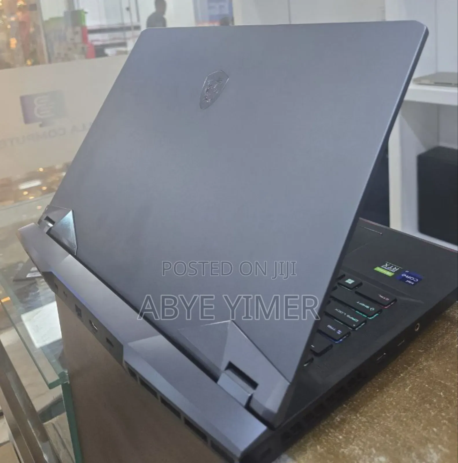 New Laptop MSI Raider GE76 12UGS 16GB Intel Core I9 SSD 1T