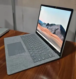 New Laptop Microsoft Surface 16GB Intel Core I7 SSD 512GB