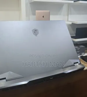 New Laptop MSI Raider GE76 12UGS 16GB Intel Core I9 SSD 1T
