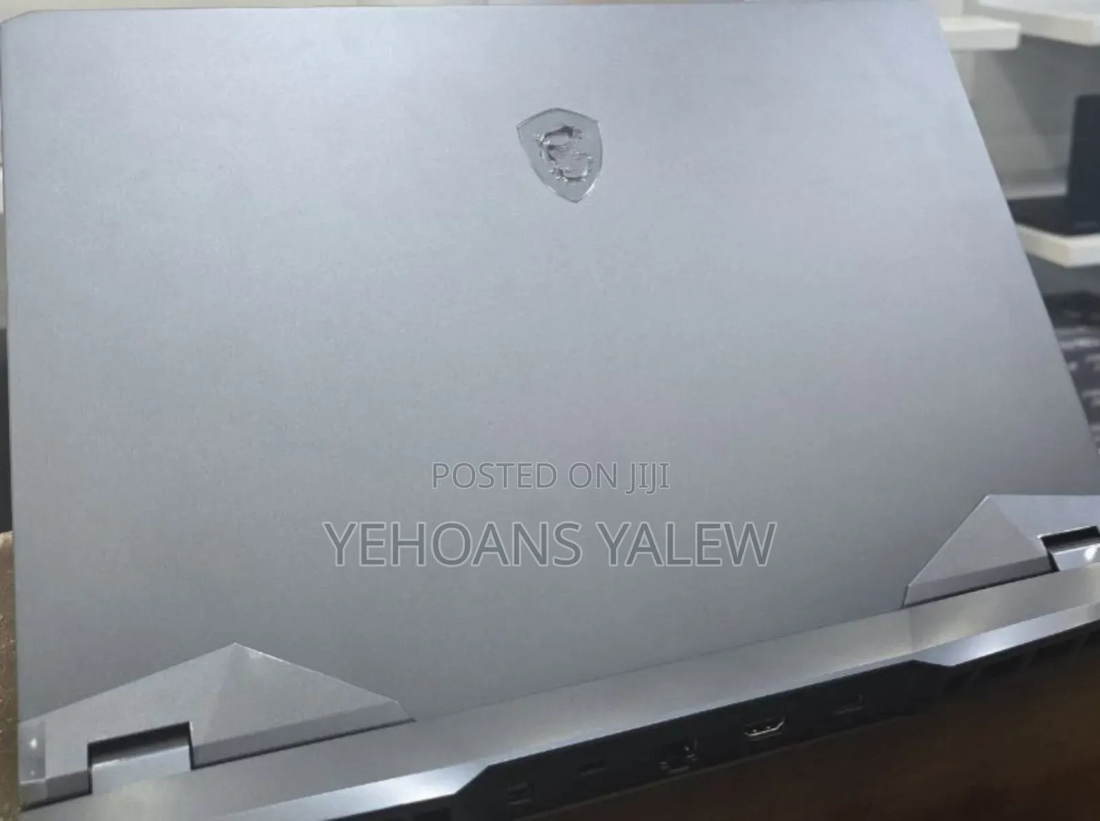 New Laptop MSI Raider GE76 12UGS 16GB Intel Core I9 SSD 1T