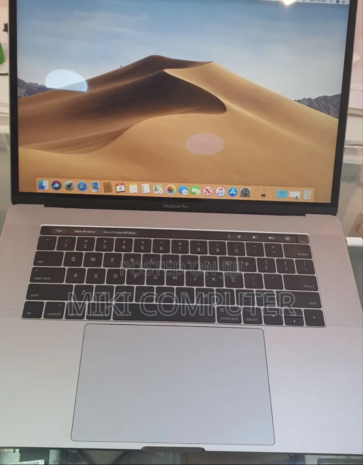 New Laptop Apple MacBook Pro 2017 8GB Intel Core I7 SSD 256GB